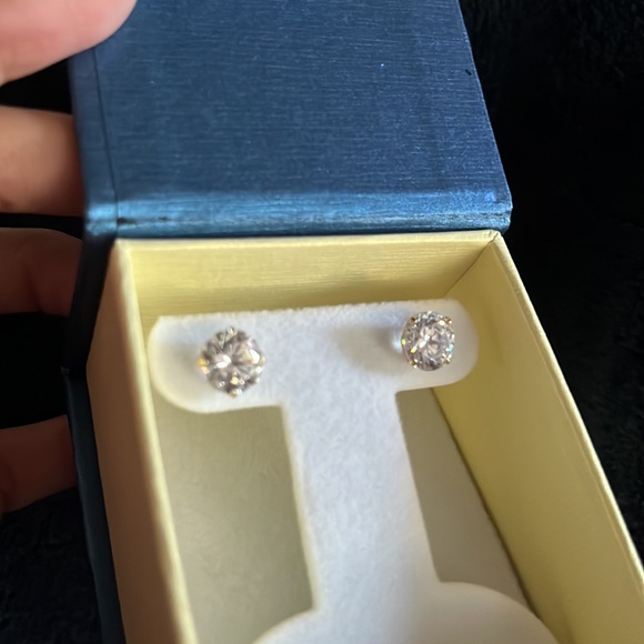 14K Gold Diamond Cubic Zirconium Earrings - Picture 2 of 5